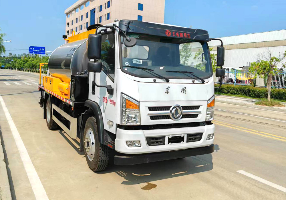 6噸東風專底智能瀝青灑布車